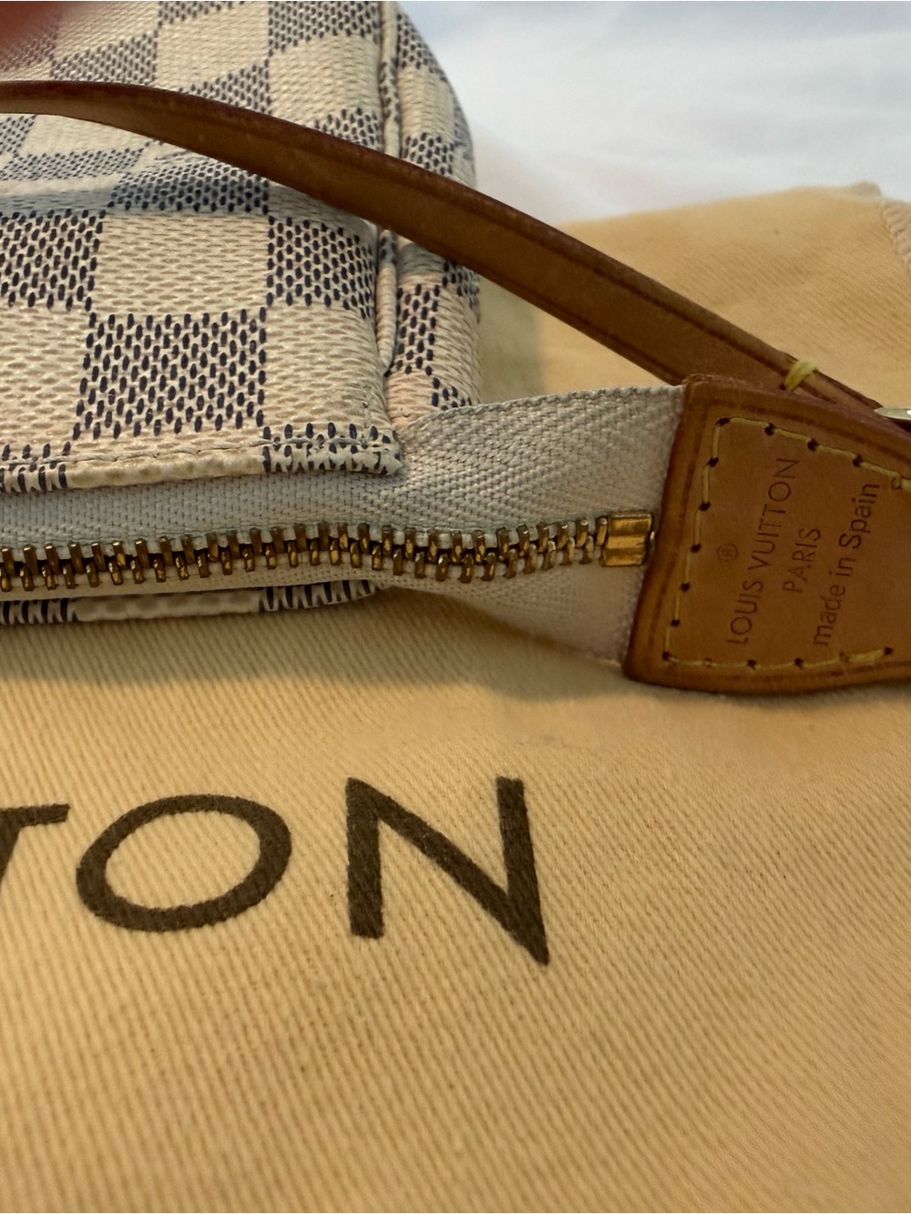Louis Vuitton Damier Azur Wristlet in White and Beige with Tan Strap - Picture 6 of 15
